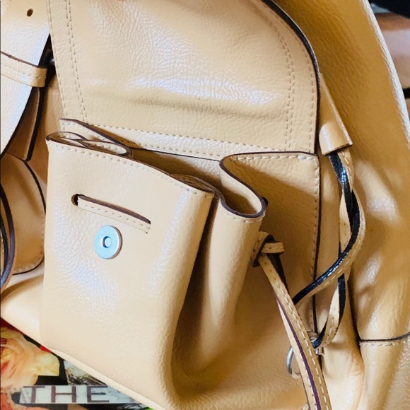 ❤️MANIANI SATCHEL 💕 - Picture 3 of 8